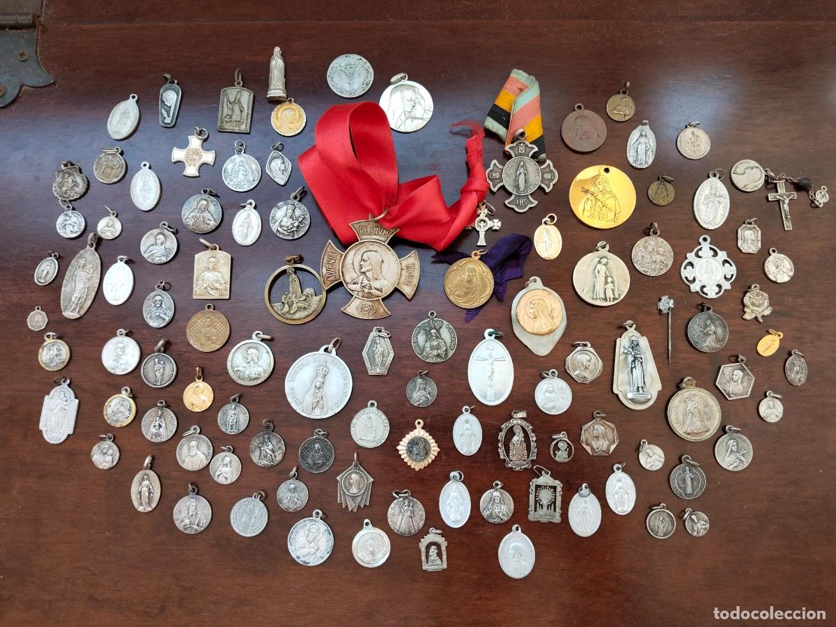 Antig&uuml;edades: 102 medallas Religiosas. Antiguas. Alguna en plata. Ver fotos.