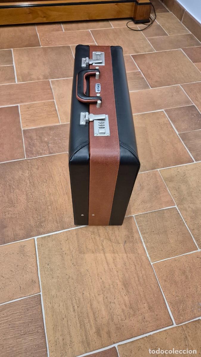 Antig&uuml;edades: Malet&iacute;n Vintage Erika Solingen Negro y Marr&oacute;n Grande