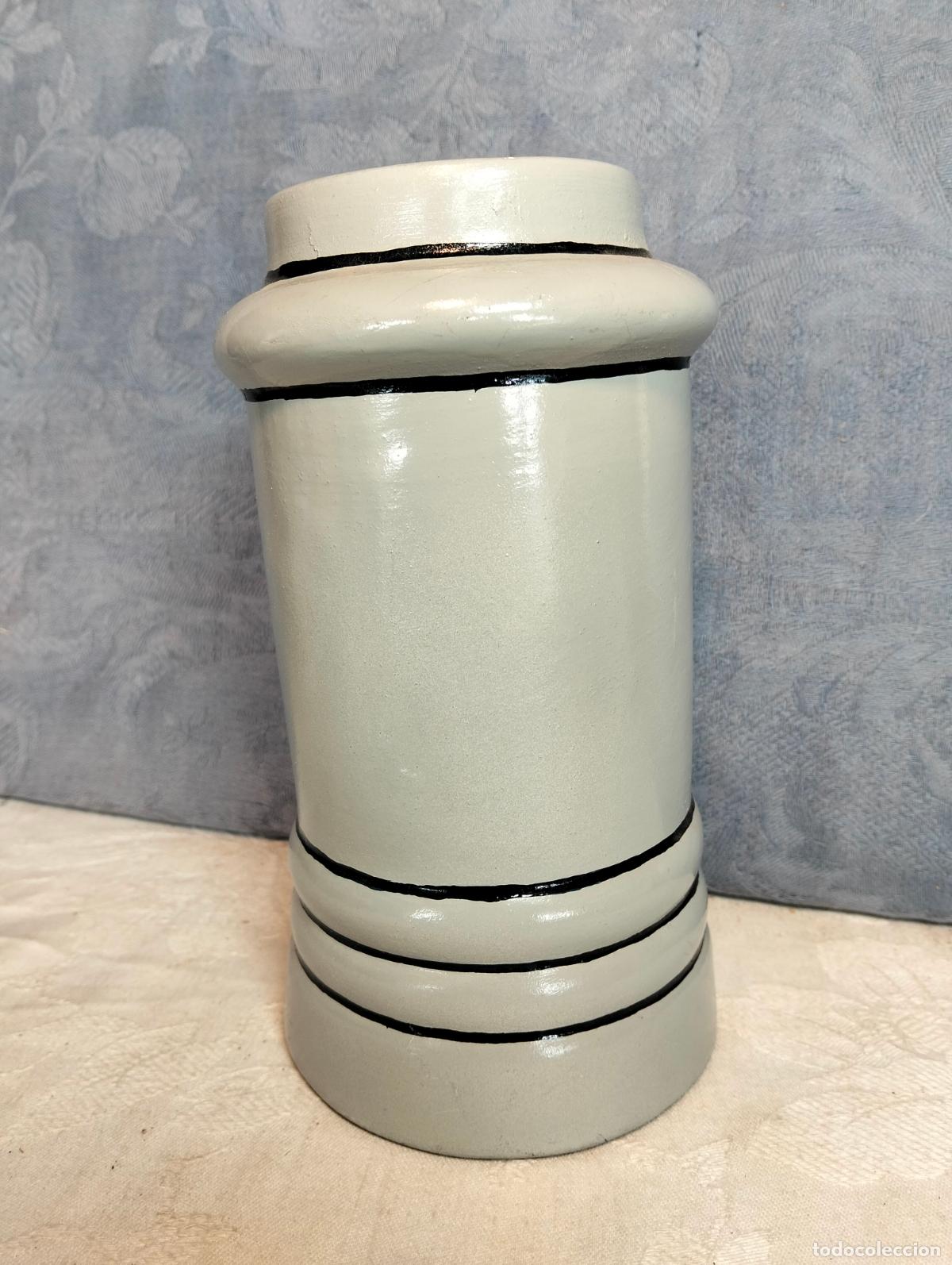 Antiguidades: Jarr&oacute;n florero de ceramica terracota blanca pintada a mano tipo albarelo de los a&ntilde;os 50-60