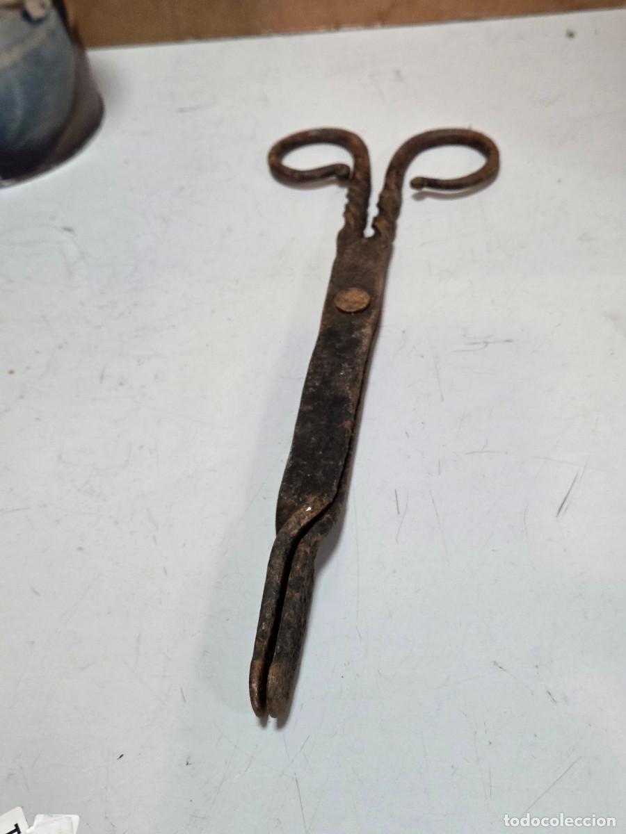 Antig&uuml;edades: pinzas de hierro chimenea