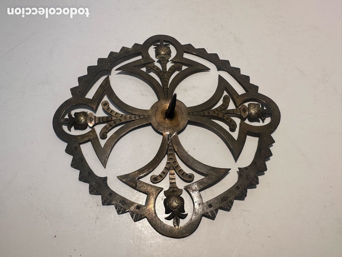 Antig&uuml;edades: PRECIOSO RESPLANDOR O CORONA PARA SANTO O NI&Ntilde;O JESUS DE METAL DE 14 CM DIAMETRO. SIGLO XIX.