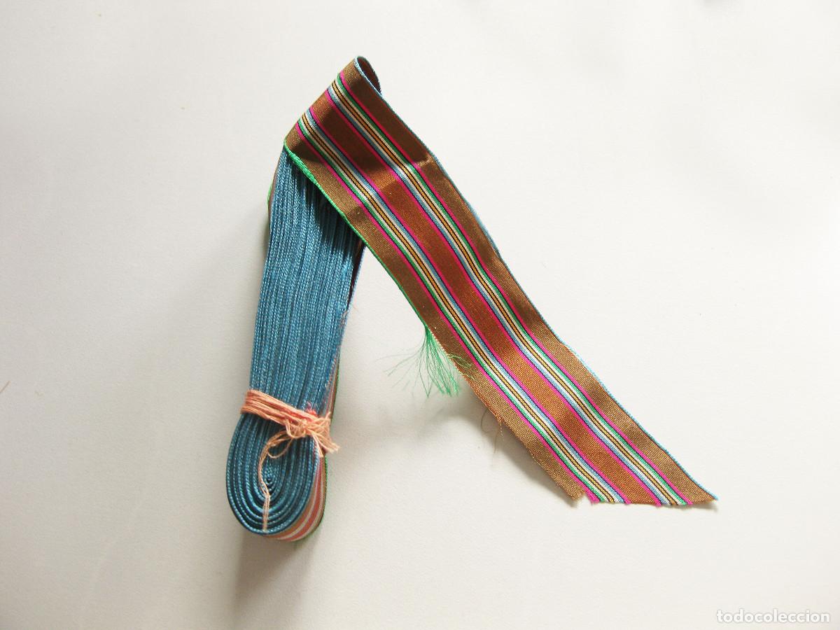 Antig&uuml;edades: ANTIGUA CINTA DE SEDA EN COLORES DE EN TORNO A 1920