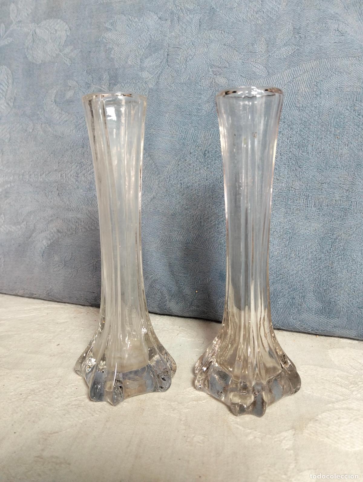 Antig&uuml;edades: Pareja de jarrones florero de cristal prensado transparente de los a&ntilde;os 50 vintage