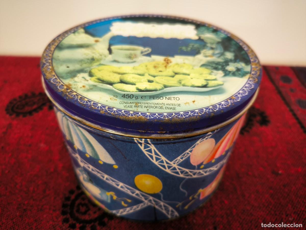 Antig&uuml;edades: Caja Met&aacute;lica Vintage Decorativa &ndash; Lata Cl&aacute;sica Con Ilustraci&oacute;n Retro Y Tapa