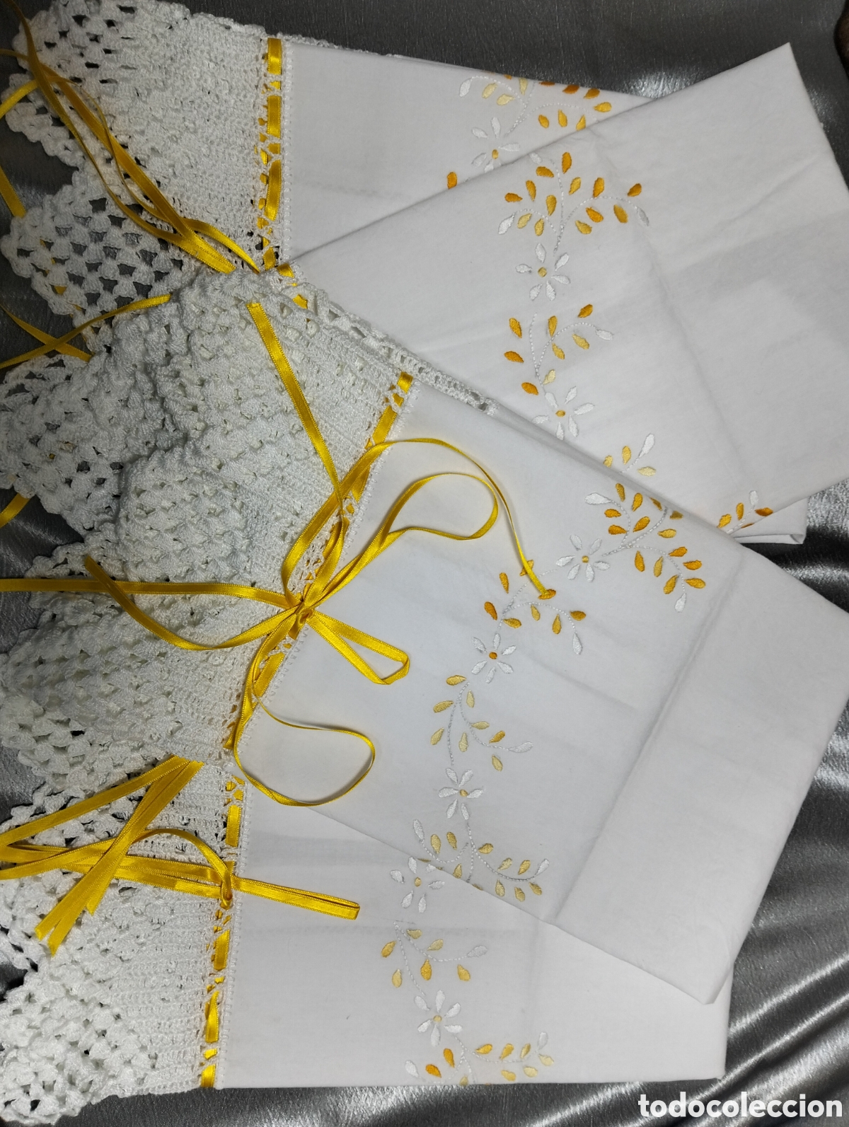 Antig&uuml;edades: 4 juegos de toallas hilo ganchillo hecho a mano