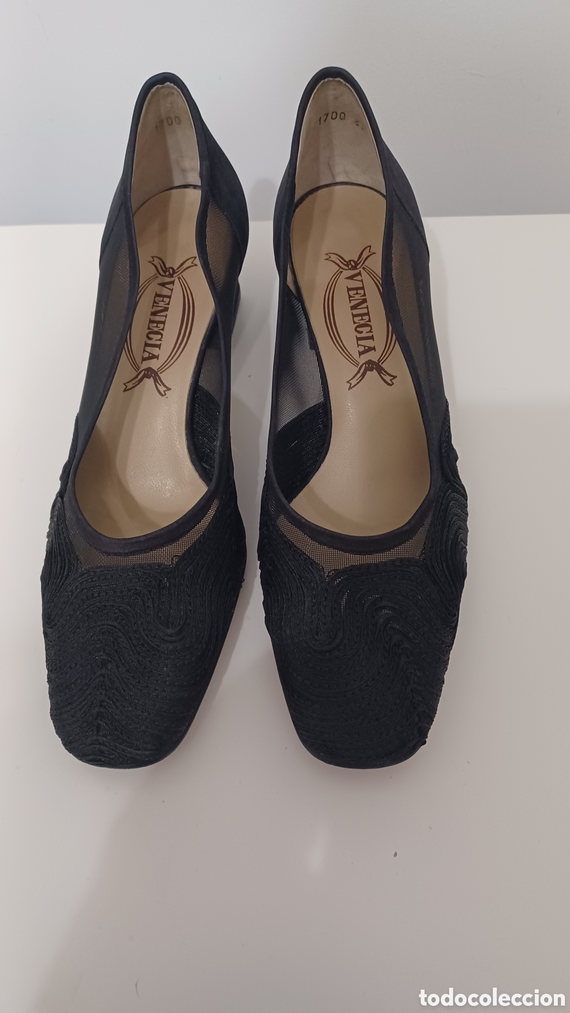 Antig&uuml;edades: ANTIGUOS ZAPATOS DE ANTE Y PASAMANER&Iacute;A