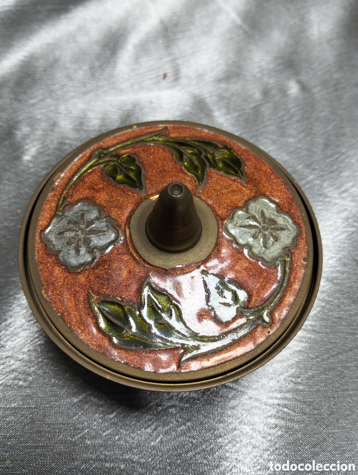 Antig&uuml;edades: Caja metal esmalte pintado .