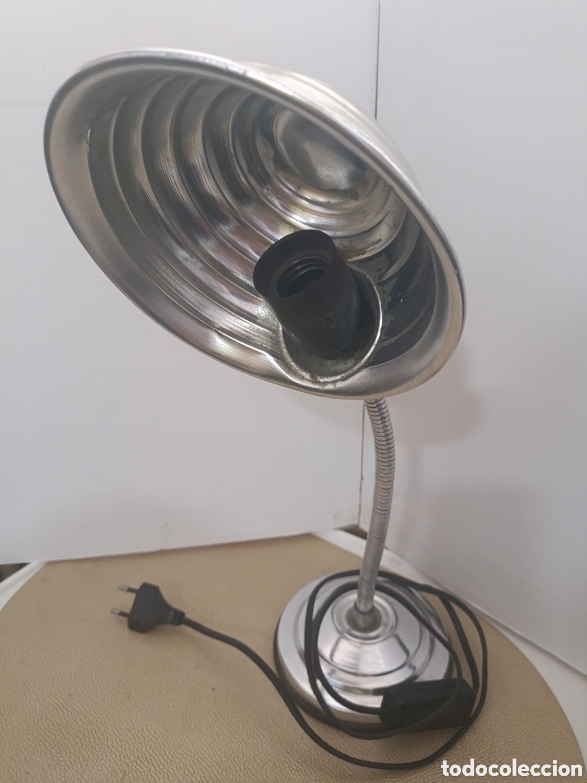 Antig&uuml;edades: Lampara de aluminio de escritorio - Foto 3