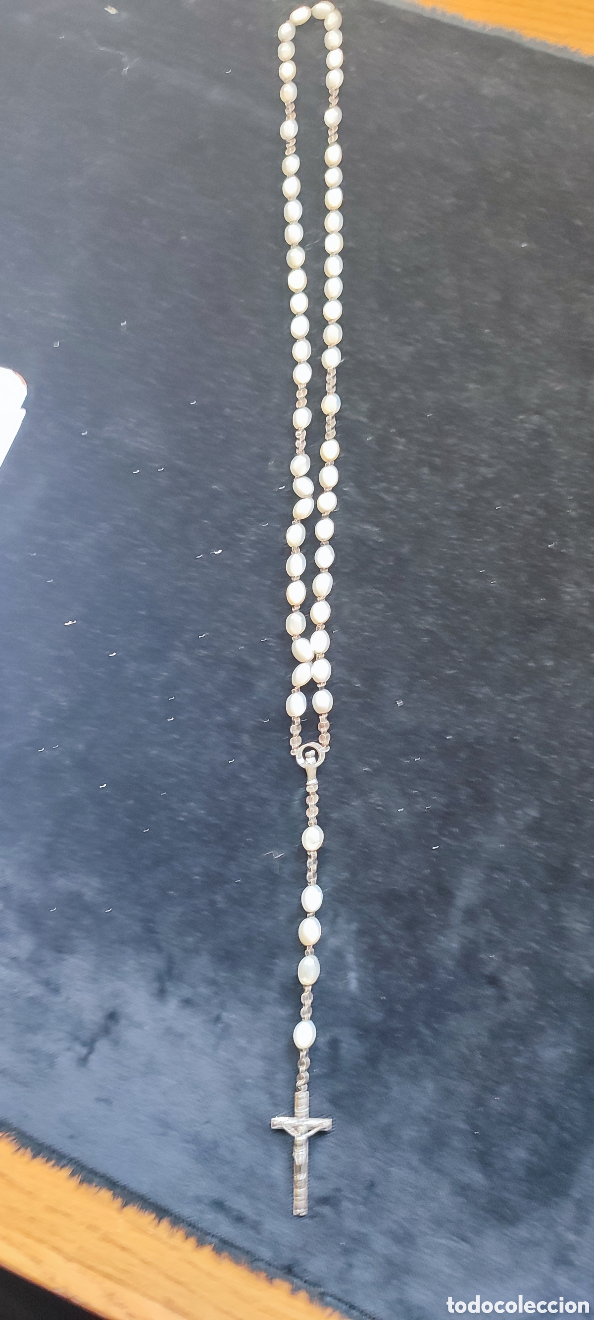 Antig&uuml;edades: Antiguo rosario del siglo XIX de plata y cuentas de nacar. Es italiano y tiene contrastes.