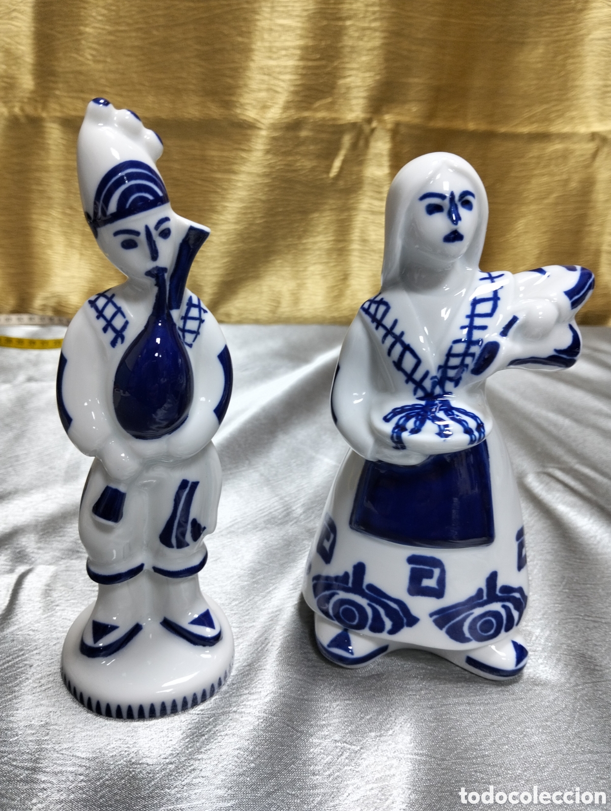 Antig&uuml;edades: Figuras porcelana gaiteros (artelouro)20aprox
