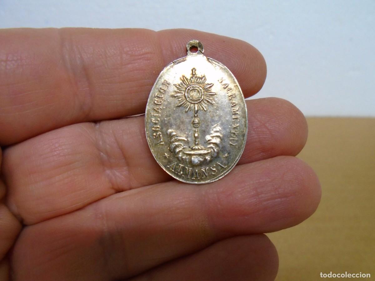 Antig&uuml;edades: ALMANSA(ALBACETE)ANTIGUA MEDALLA DE LA ASOCIACION SACRAMENTAL .