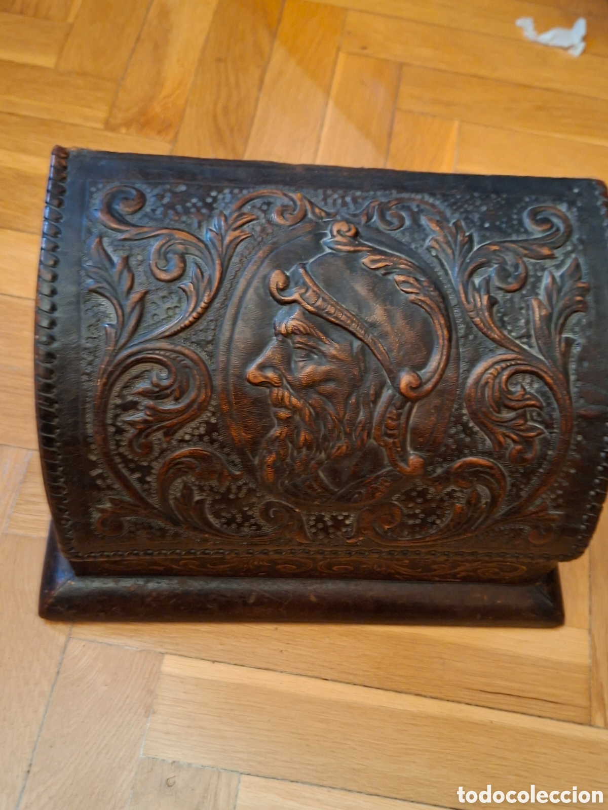 Antig&uuml;edades: Peque&ntilde;o cofre antiguo para guardar cartas