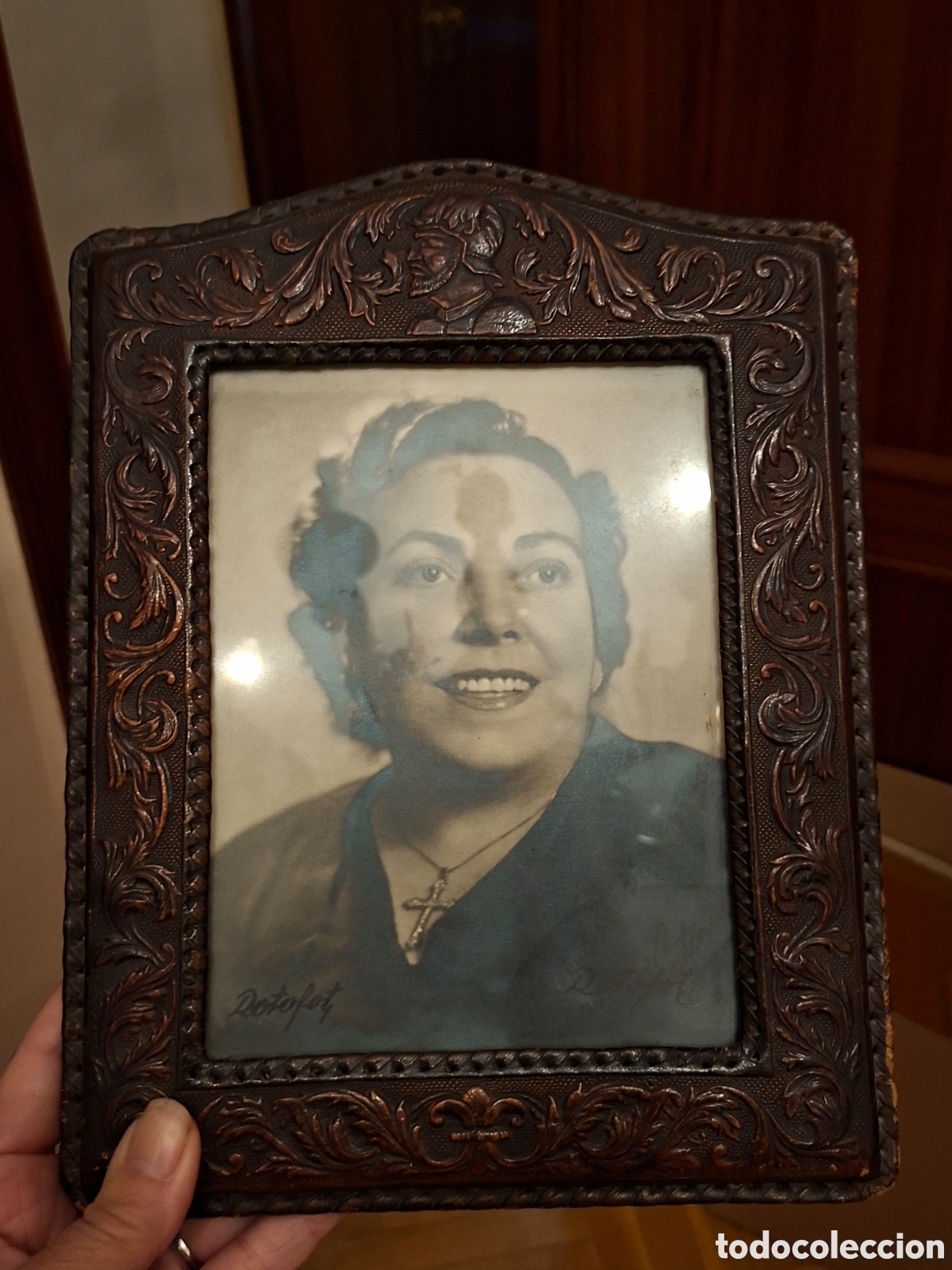 Antig&uuml;edades: Marco de cuero repujado