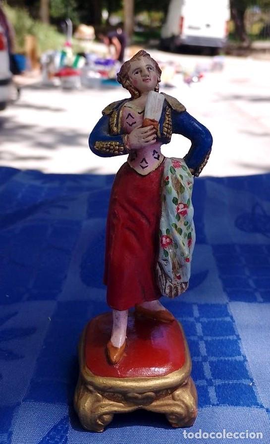 Antig&uuml;edades: figura de barro costumbrista escuela granadina, &rdquo;manola&rdquo;