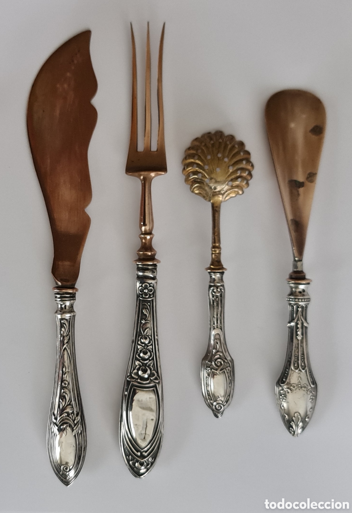 Antig&uuml;edades: conjunto de cubiertos antiguos.