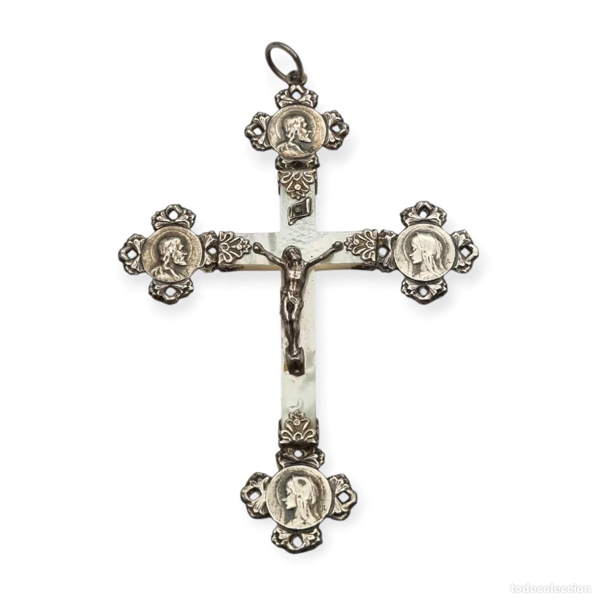 Antig&uuml;edades: Cruz religiosa francesa plata y n&aacute;car con Cristo y medallones de santos circa 1910-1920