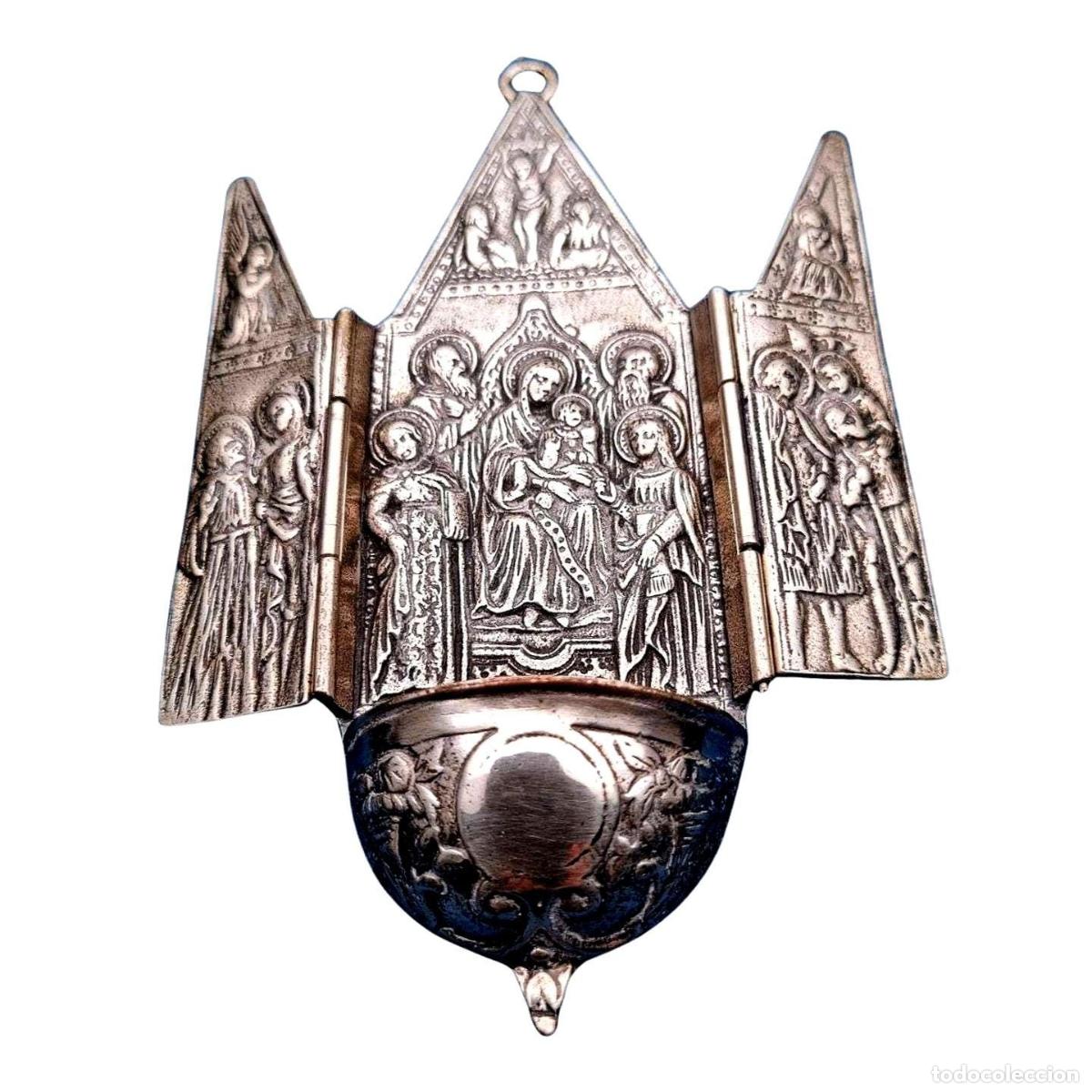 Antig&uuml;edades: Benditera antigua de plata 800, tr&iacute;ptico religioso, Europa, circa 1950.