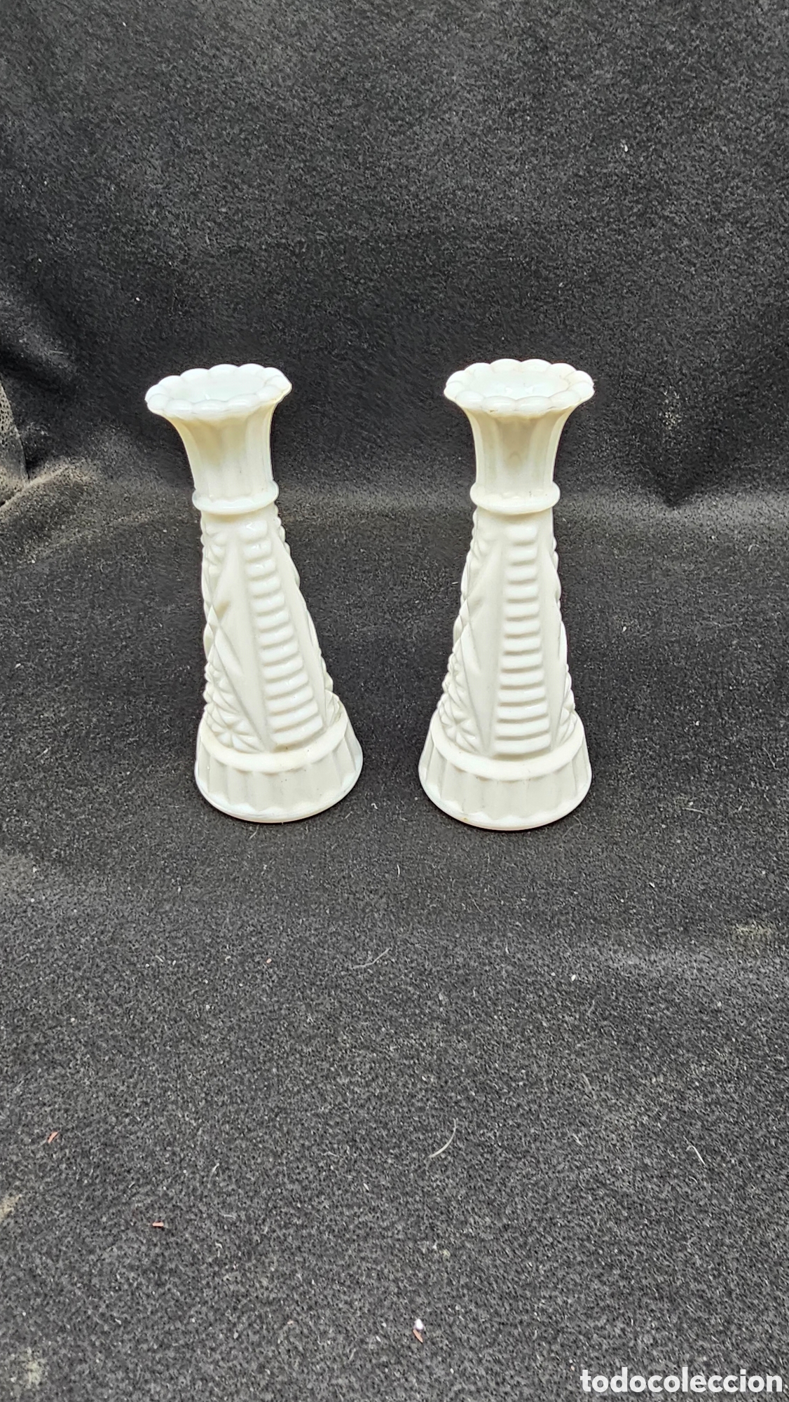 Antig&uuml;edades: Antiguos floreros de cristal de opalina