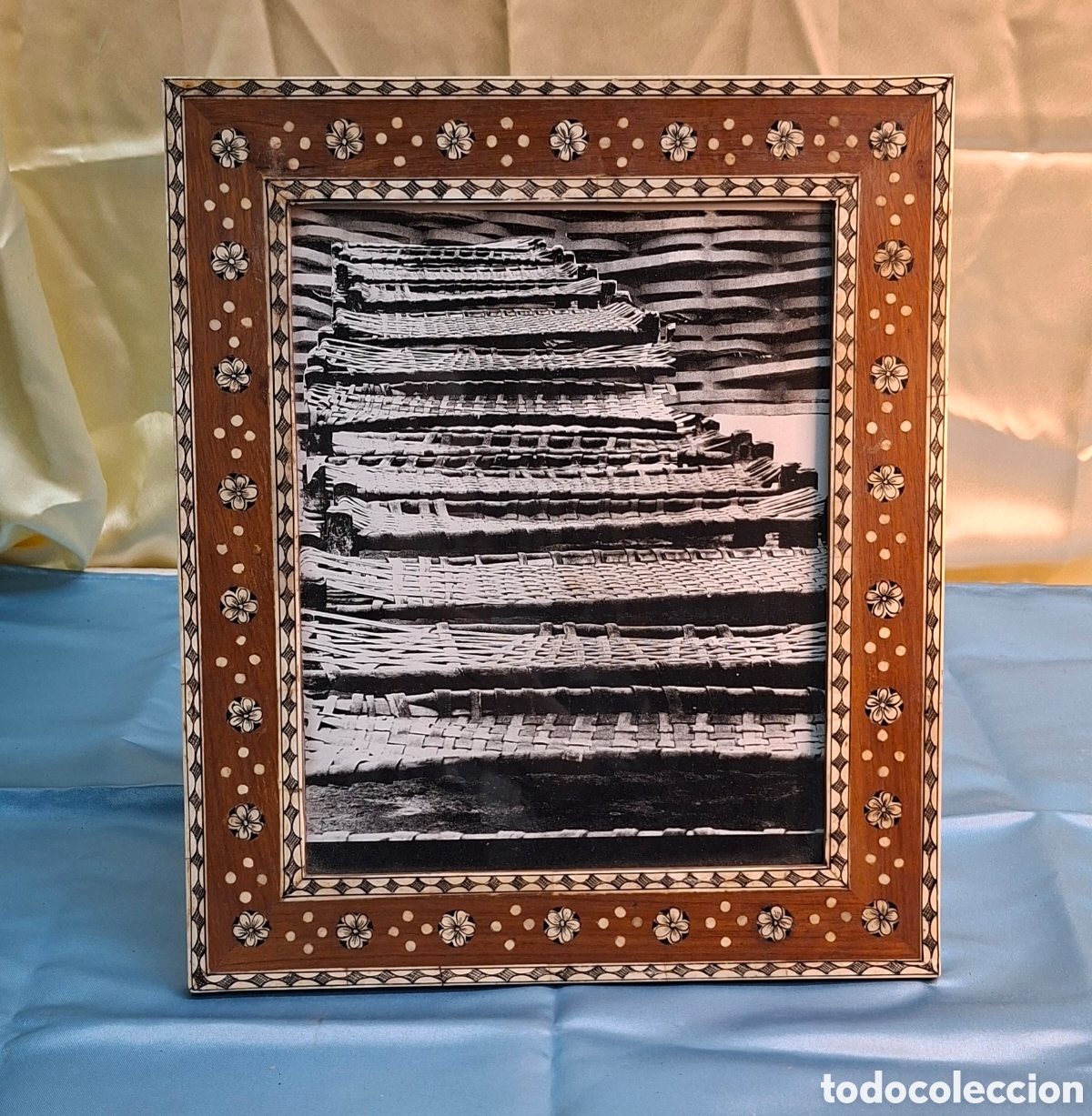Antig&uuml;edades: Marco de taracea con incrustaciones de hueso - Foto 9