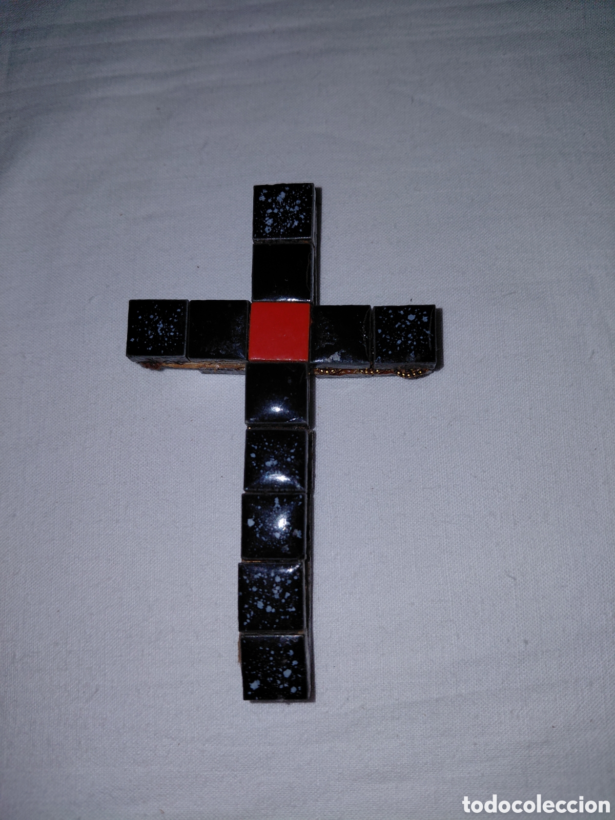 Antig&uuml;edades: BONITA CRUZ FORMADA POR AZULEJOS PEQUE&Ntilde;OS