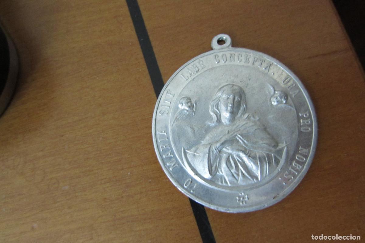 Antig&uuml;edades: MEDALLA DE LA VIRGEN , &iexcl; O MARIA SINE LABE CONCEPTA. ORA PRO NOBIS !. CORONAME CON FLORES DE PUEREZA