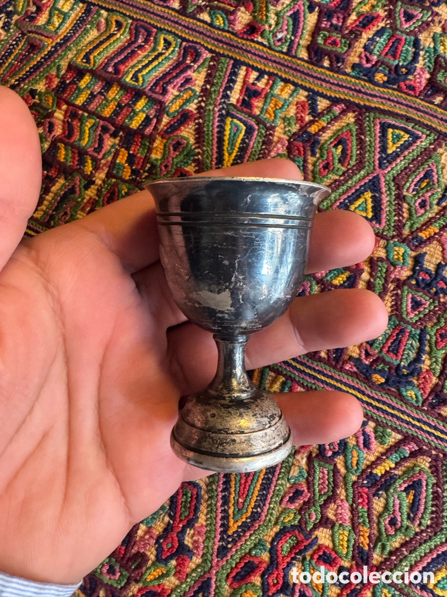 Antig&uuml;edades: Peque&ntilde;a copa de plata antigua