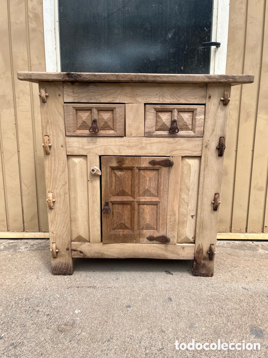 Antig&uuml;edades: Taquillon r&uacute;stico en madera de fresno y encina natural.