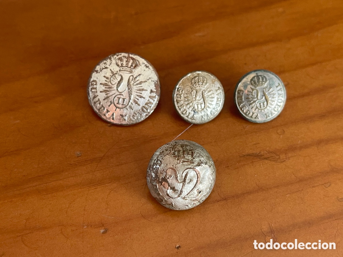 Antig&uuml;edades: LOTE BOTONES GUARDIA NACIONAL 1835 ISABEL II