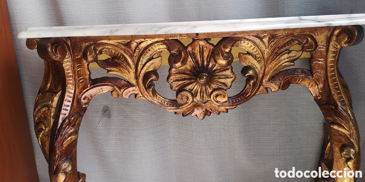 Antig&uuml;edades: Consola en madera, con espejo