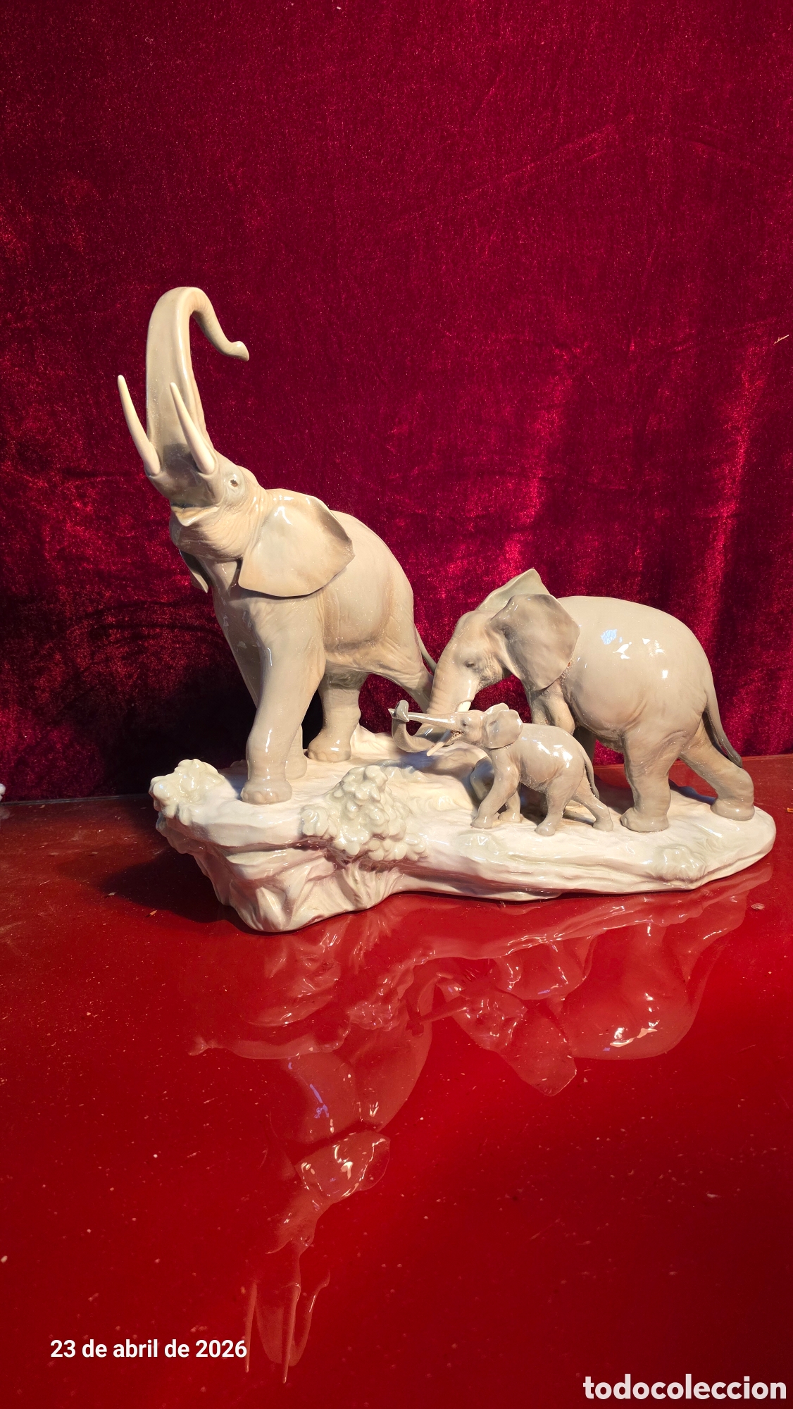 Antig&uuml;edades: Grupo elefantes porcelana lladro