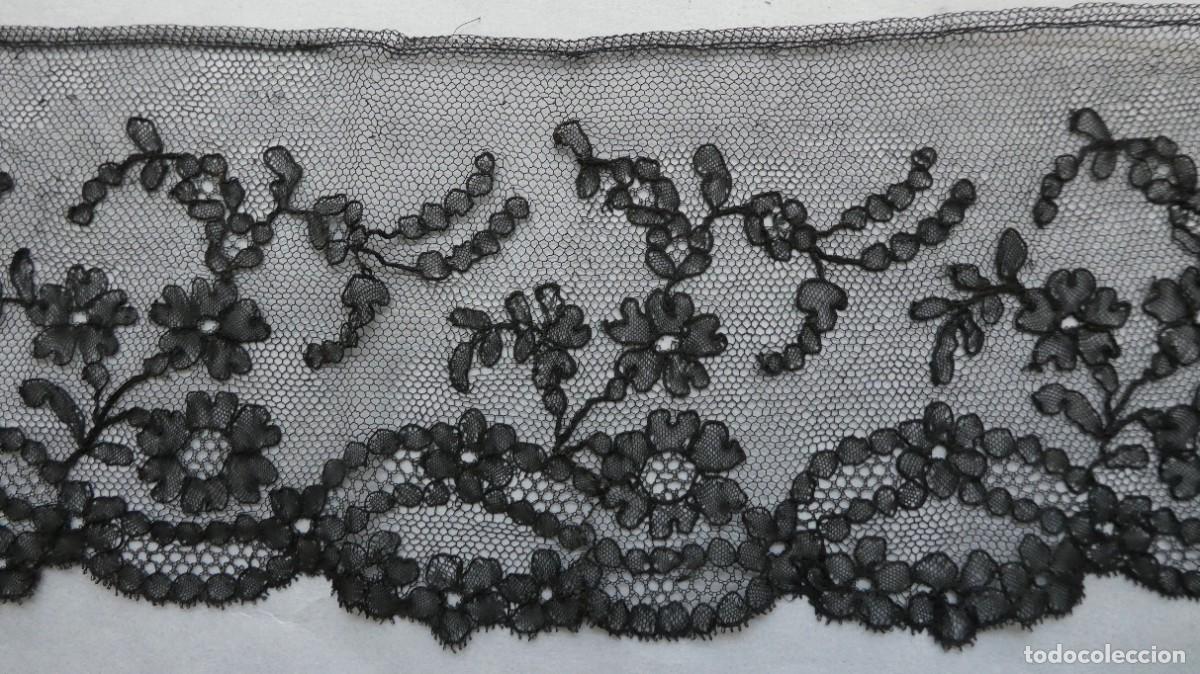 Antig&uuml;edades: ANTIGUO ENCAJE DE CHANTILLY MANUAL S.XIX