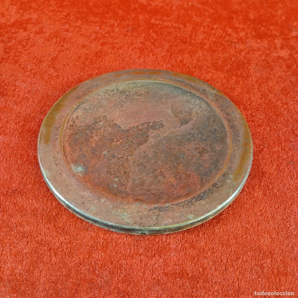 Antig&uuml;edades: PEQUE&Ntilde;A BANDEJA CIL&Iacute;NDRICA - MET&Aacute;LICA - 115 MM &Oslash; / 2857