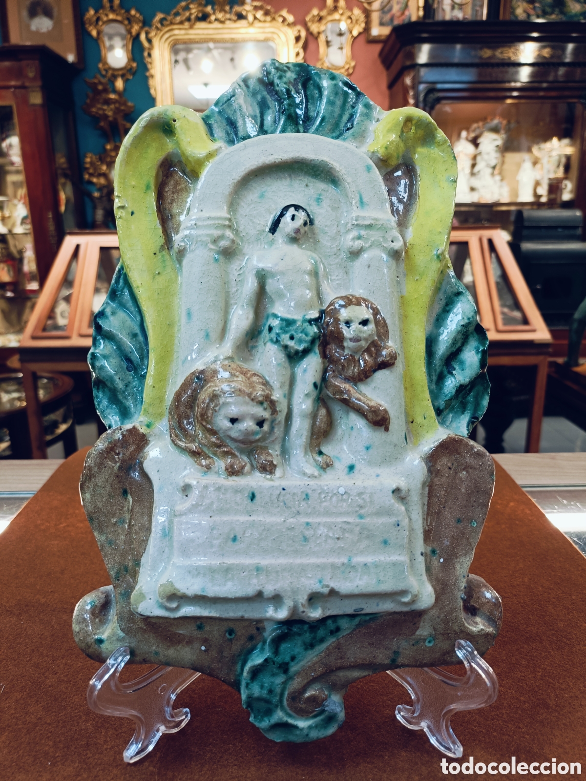 Antig&uuml;edades: ANTIGUA PLACA DE COLGAR . ESCUDO DE ANDALUCIA BARRO VIDRIADO . 29,5 x 17,5 cm