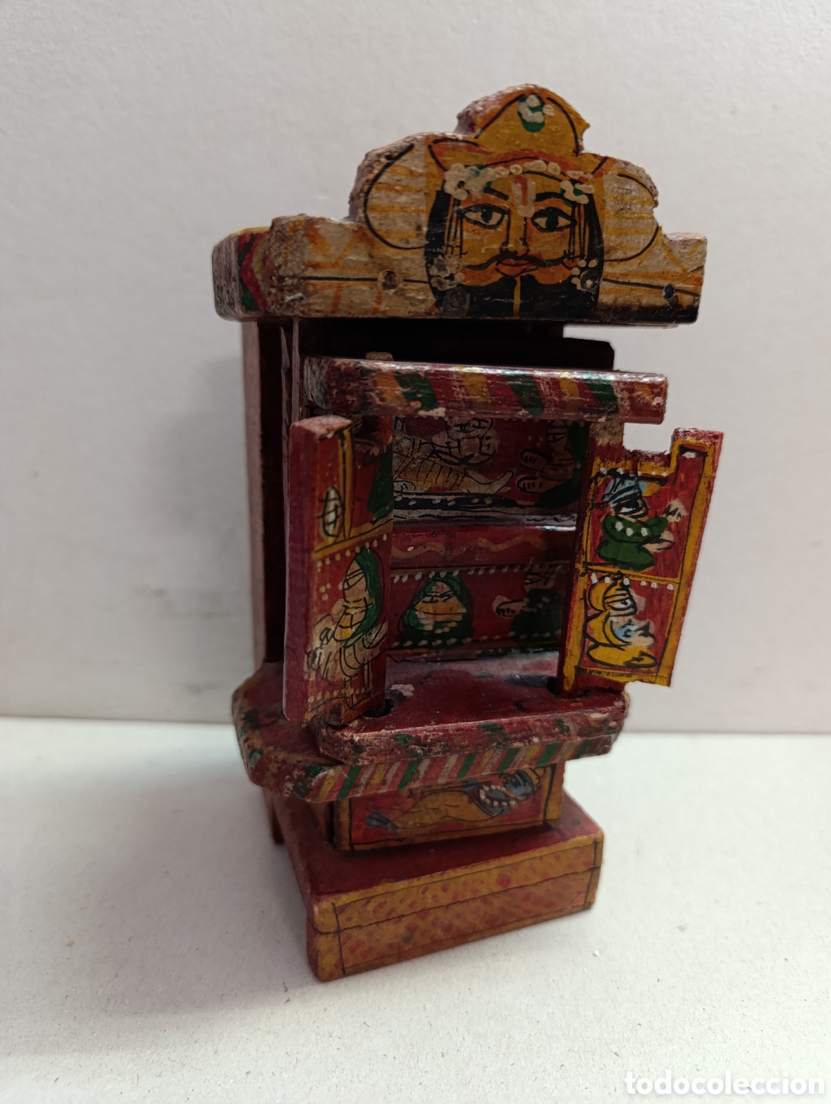 Antig&uuml;edades: KAVAD, SANTUARIO PORTATIL DE MADERA. INDIA.