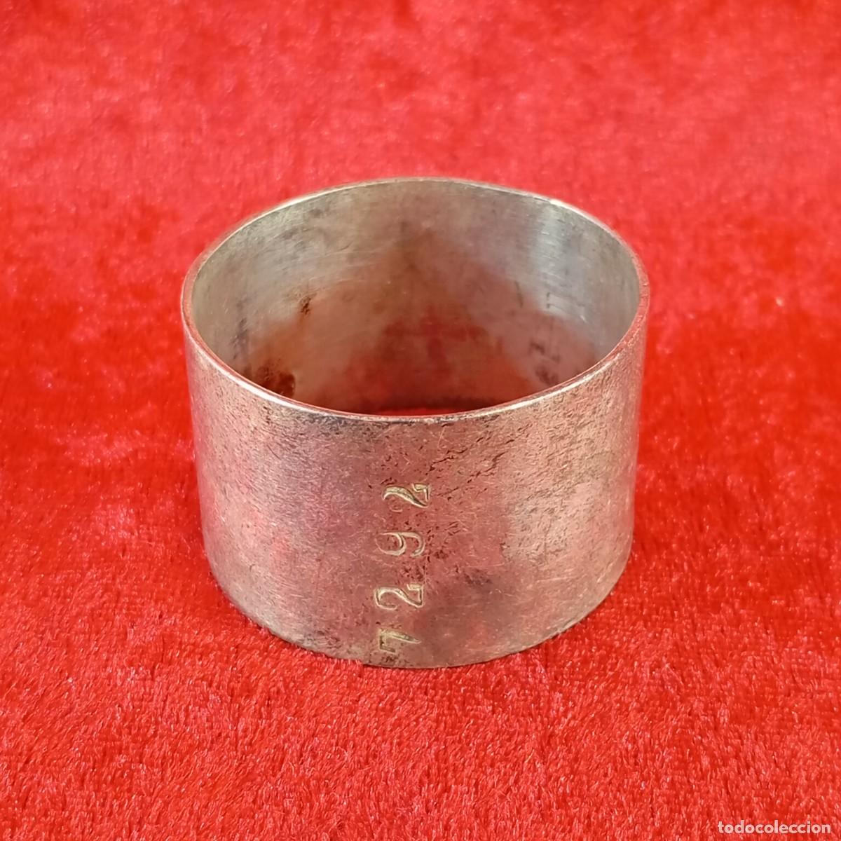 Antig&uuml;edades: ANTIGUO SERVILLETERO CIRCULAR - EN ALPACA PLATEADA - LISO - 30 X 45 MM &Oslash; / 2869