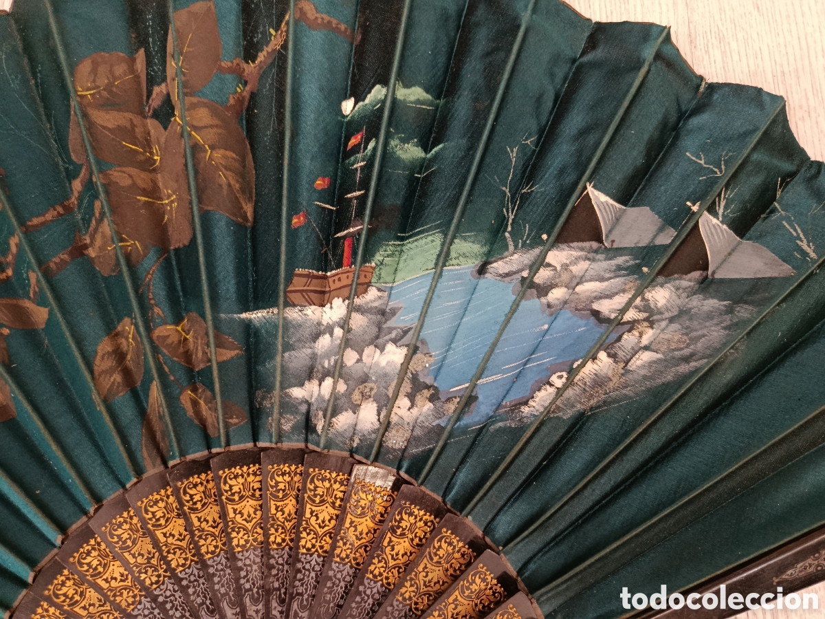 Antig&uuml;edades: Abanico de madera y seda pintada. - Foto 2