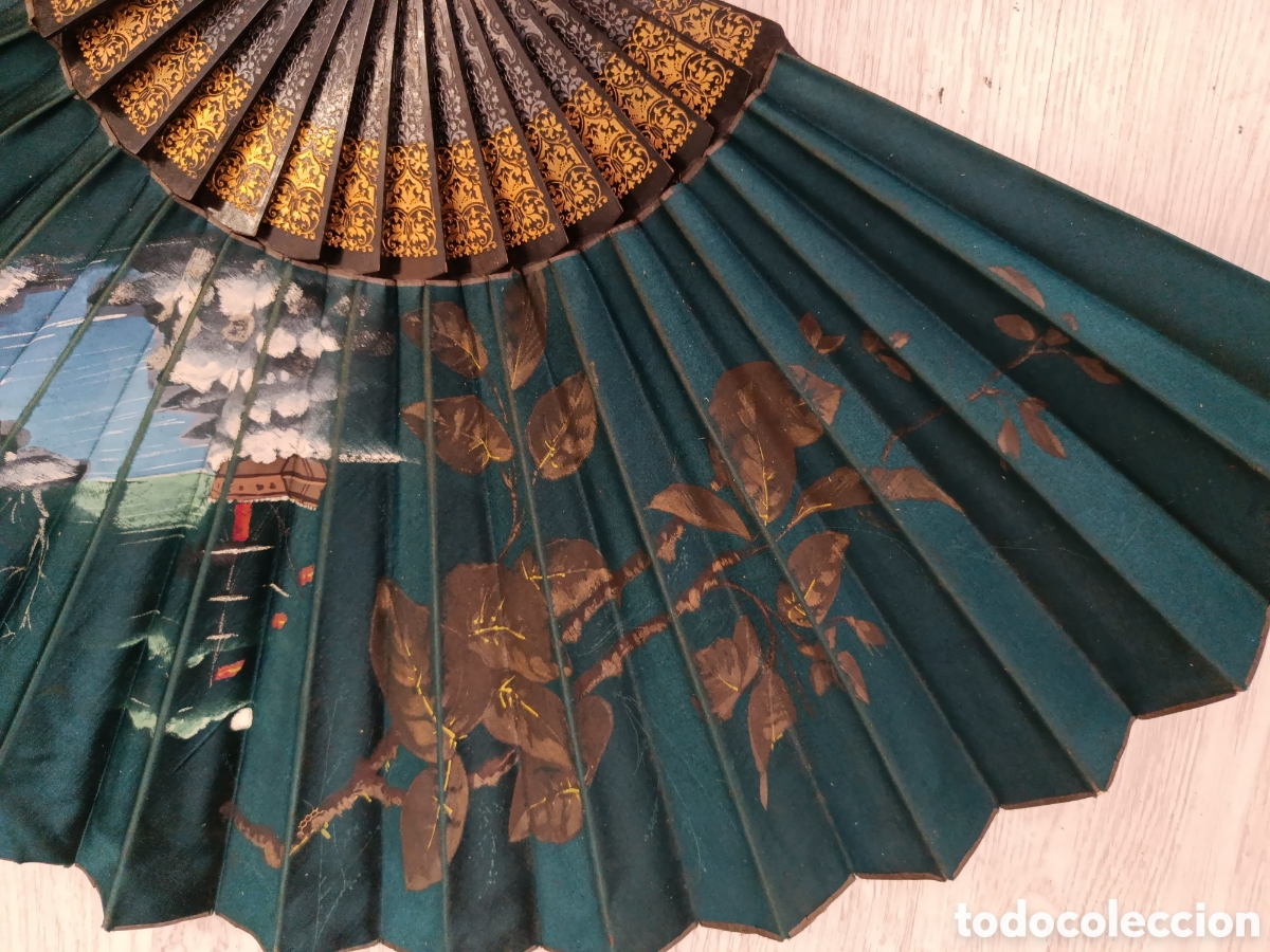Antig&uuml;edades: Abanico de madera y seda pintada. - Foto 3