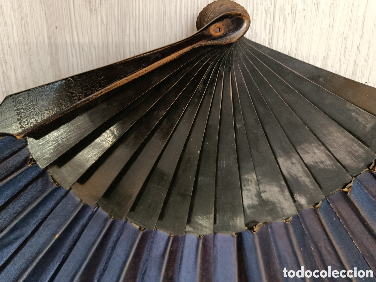 Antig&uuml;edades: Abanico de madera y seda pintada. - Foto 8