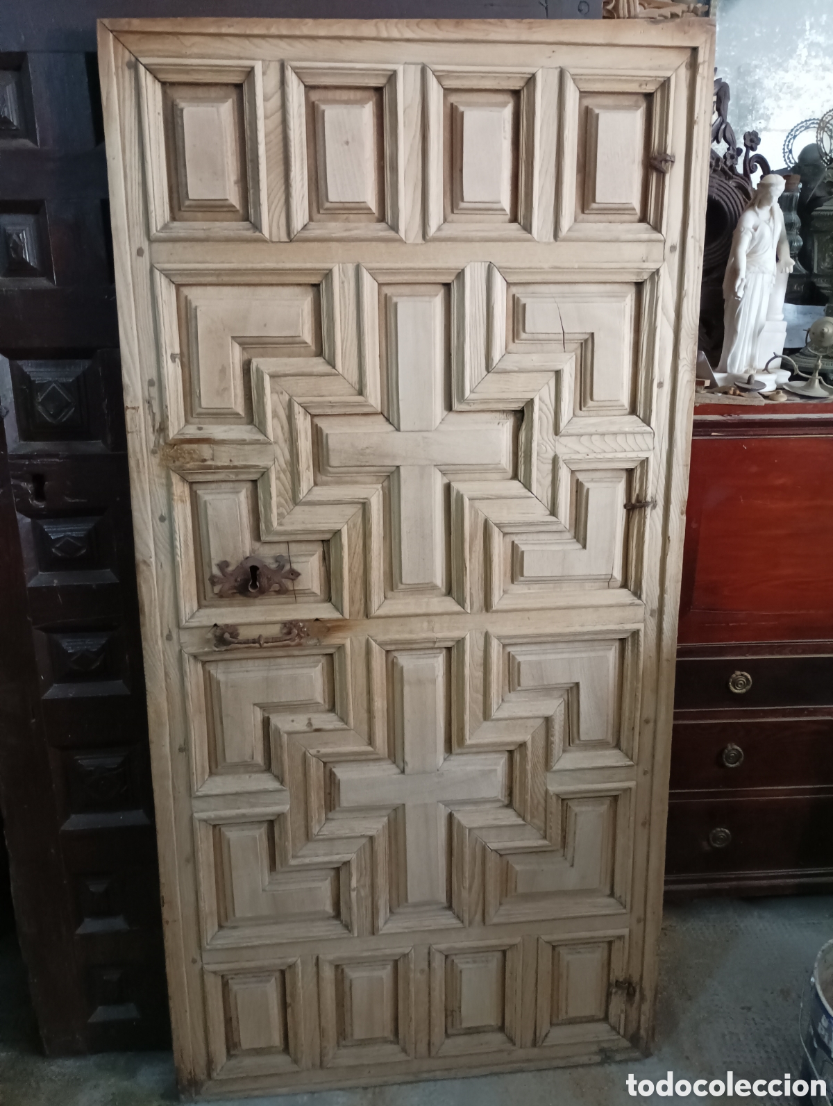 Antig&uuml;edades: PUERTA ANTIGUA DE SACRIST&Iacute;A