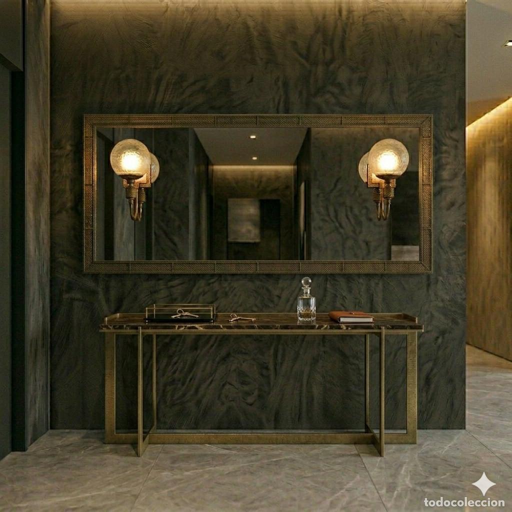 Antig&uuml;edades: espejo antiguo rectangular de mediados S.XX con influencias clasicas, marco bronce y dos apliques