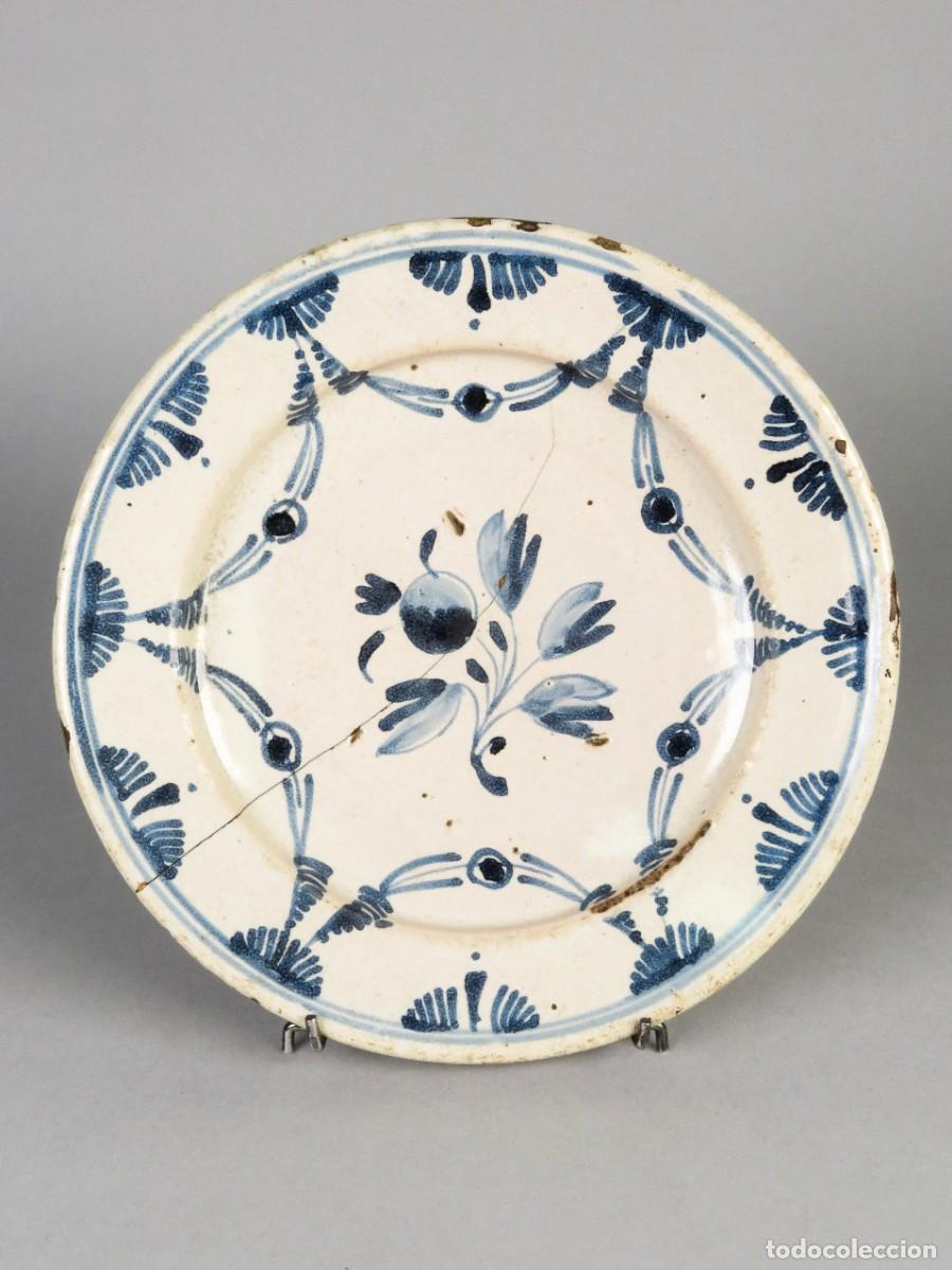 Antig&uuml;edades: Plato en cer&aacute;mica catalana serie de la Arrancada siglo XIX