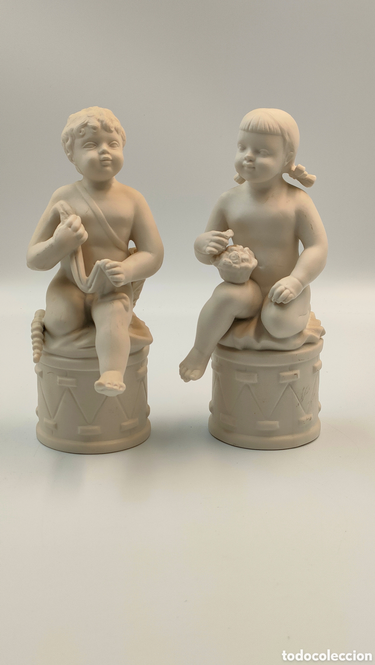 Antig&uuml;edades: Pareja Figuras Biscuit - Fundaci&oacute;n de Gremios (Numeradas)