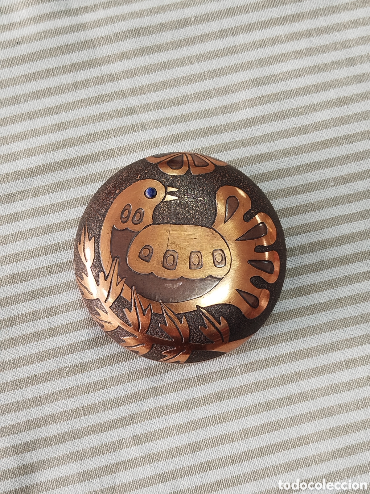 Antig&uuml;edades: Cajita chile decorativa de cobre con lapisl&aacute;zuli dise&ntilde;o de p&aacute;jaro