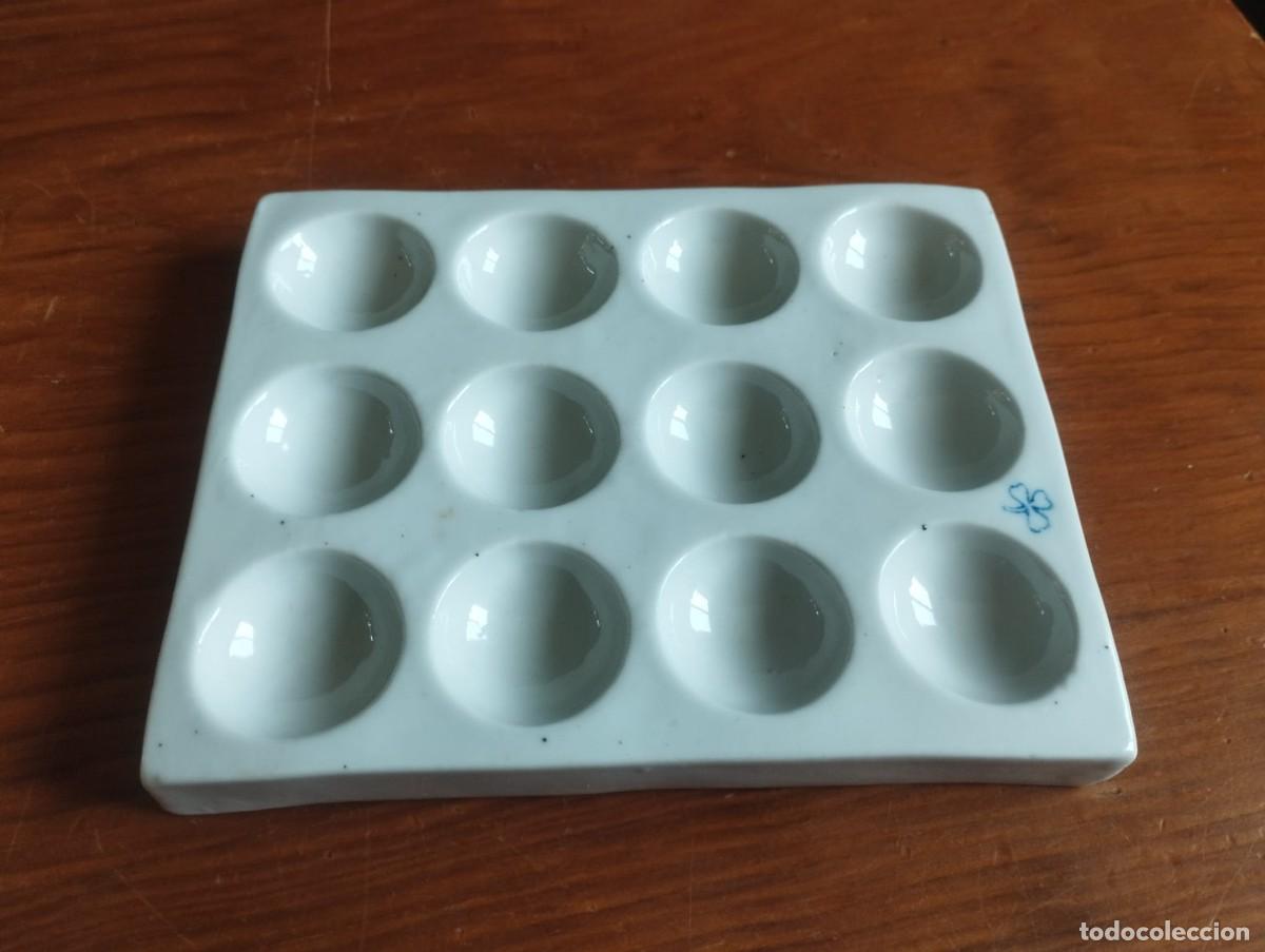 Antig&uuml;edades: Placa porcelana tinci&oacute;n, 12 cavidades