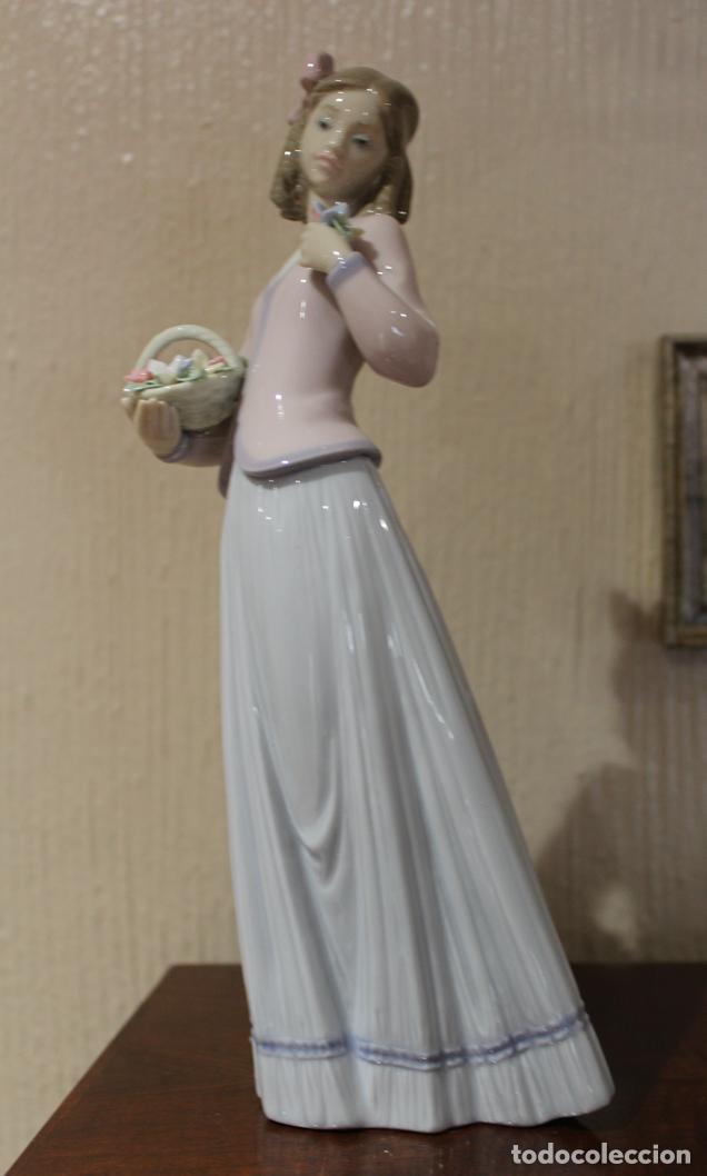 Antig&uuml;edades: PORCELANA DE LLADR&Oacute; - &ldquo;AROMA PRIMAVERAL&rdquo; - REF: 7644 - A&Ntilde;O 1996