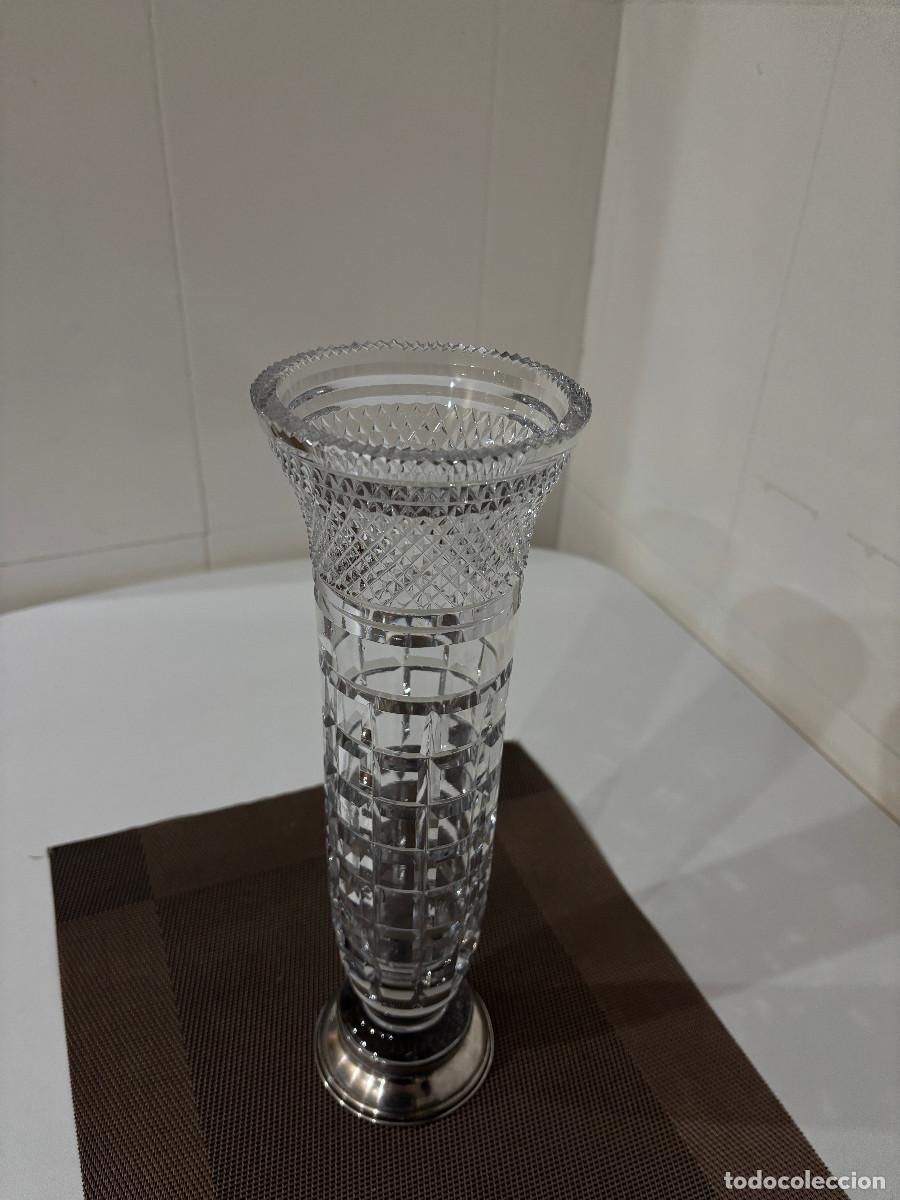 Antig&uuml;edades: Florero alto cristal labrado y plata