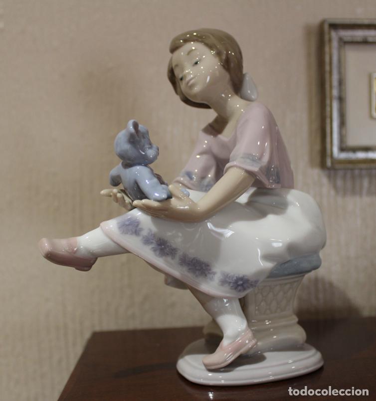 Antig&uuml;edades: COLUMPIANDO AL OSITO - MEJOR AMIGO - PORCELANA LLADR&Oacute; - 7620 - A&Ntilde;O 1993