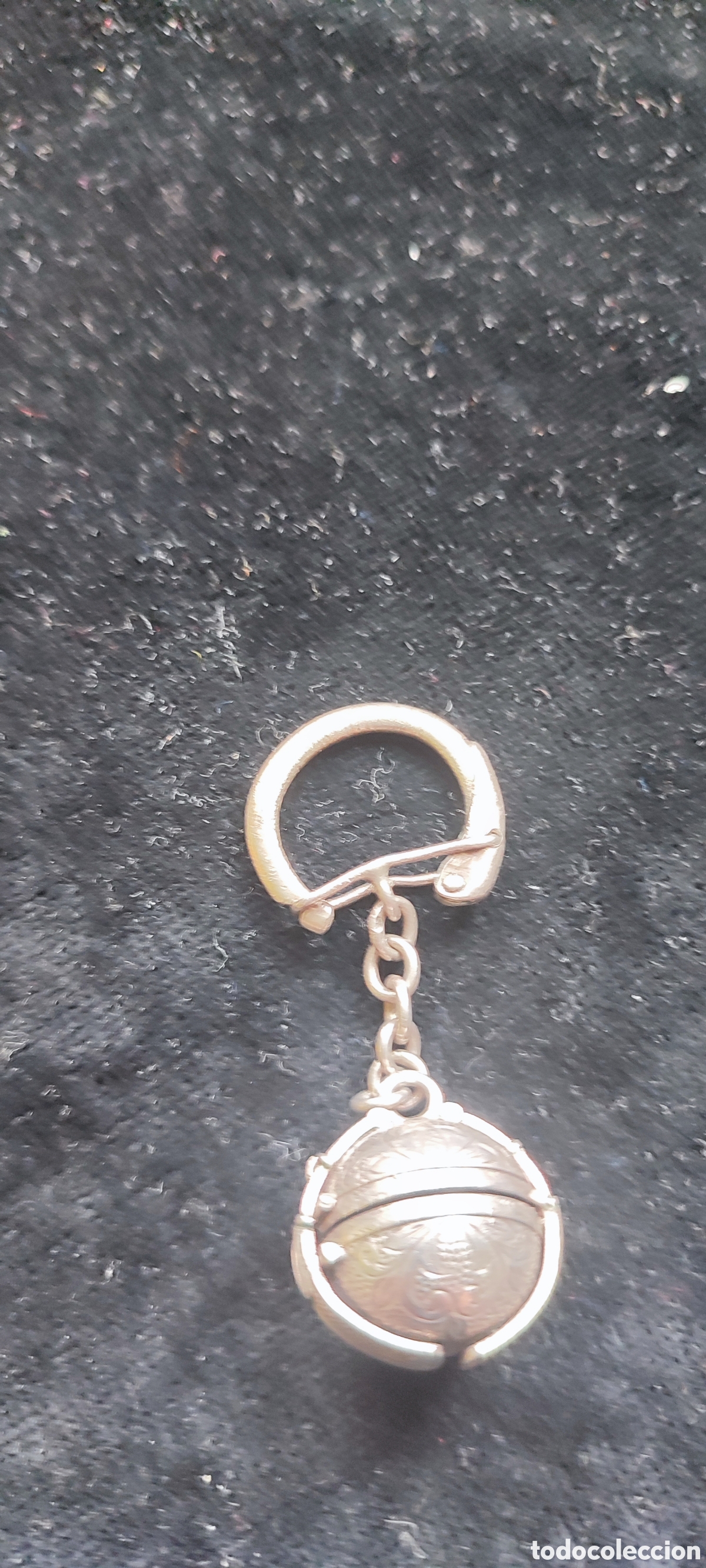 Antig&uuml;edades: Antiguo llavero de plata modernista con compartimentos secretos