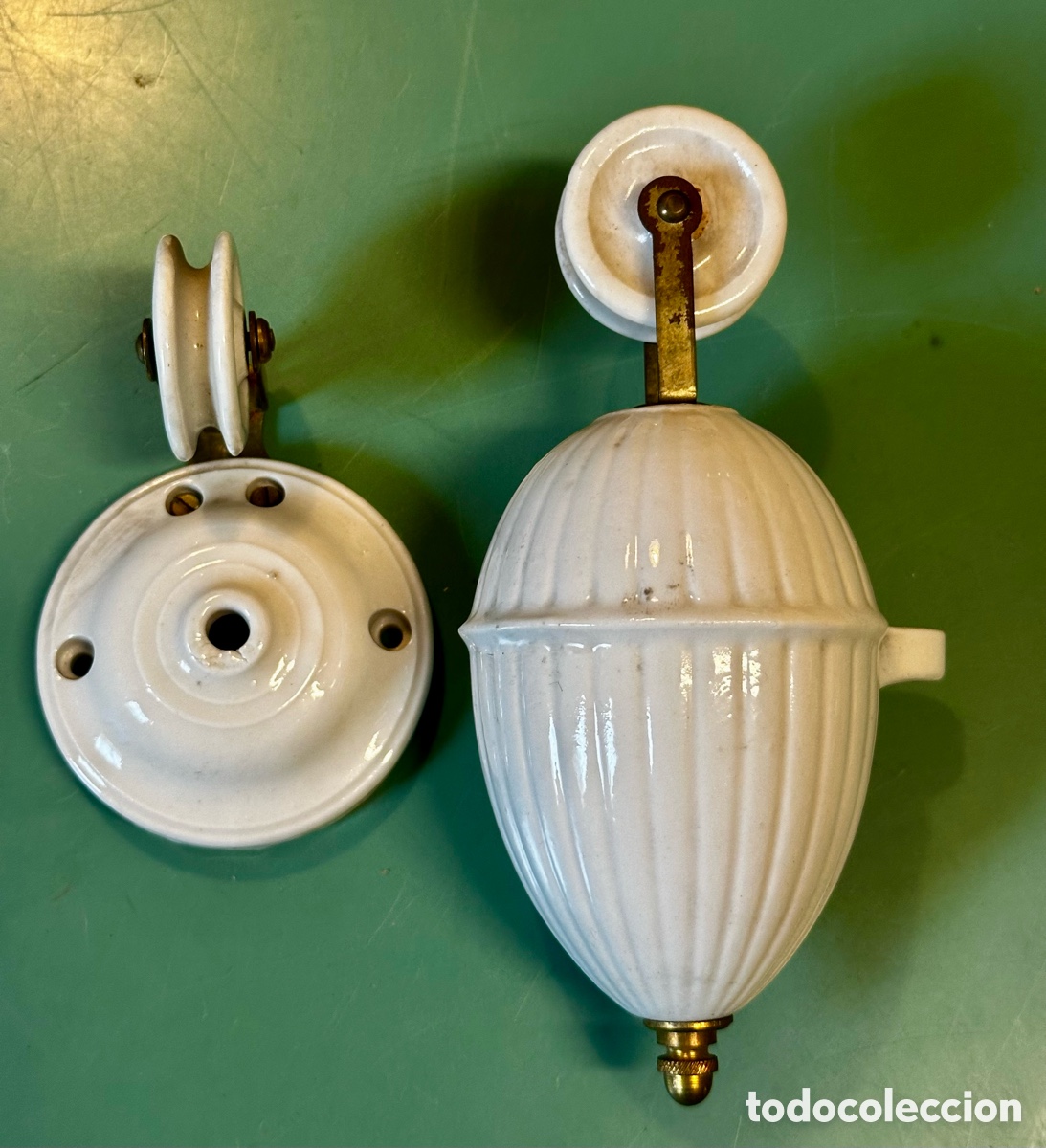Antig&uuml;edades: ANTIGUA POLEA Y CONTRAPESO PARA L&Aacute;MPARA DE PORCELANA. EXCELENTE ESTADO.