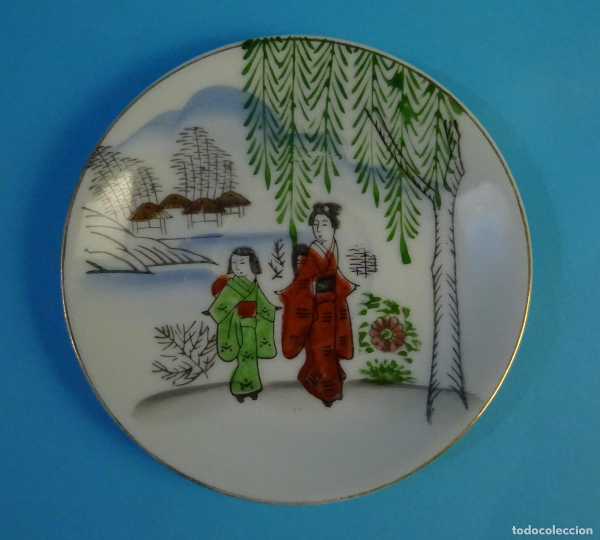 Antig&uuml;edades: PLATO DE PORCELANA CON MOTIVO ORIENTAL. DI&Aacute;METRO 11,5 CM